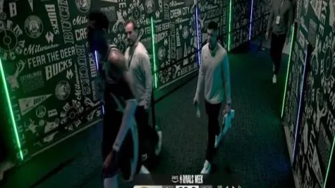 德媒：诺伊尔赞乌尔比希适应力超昔日努贝尔